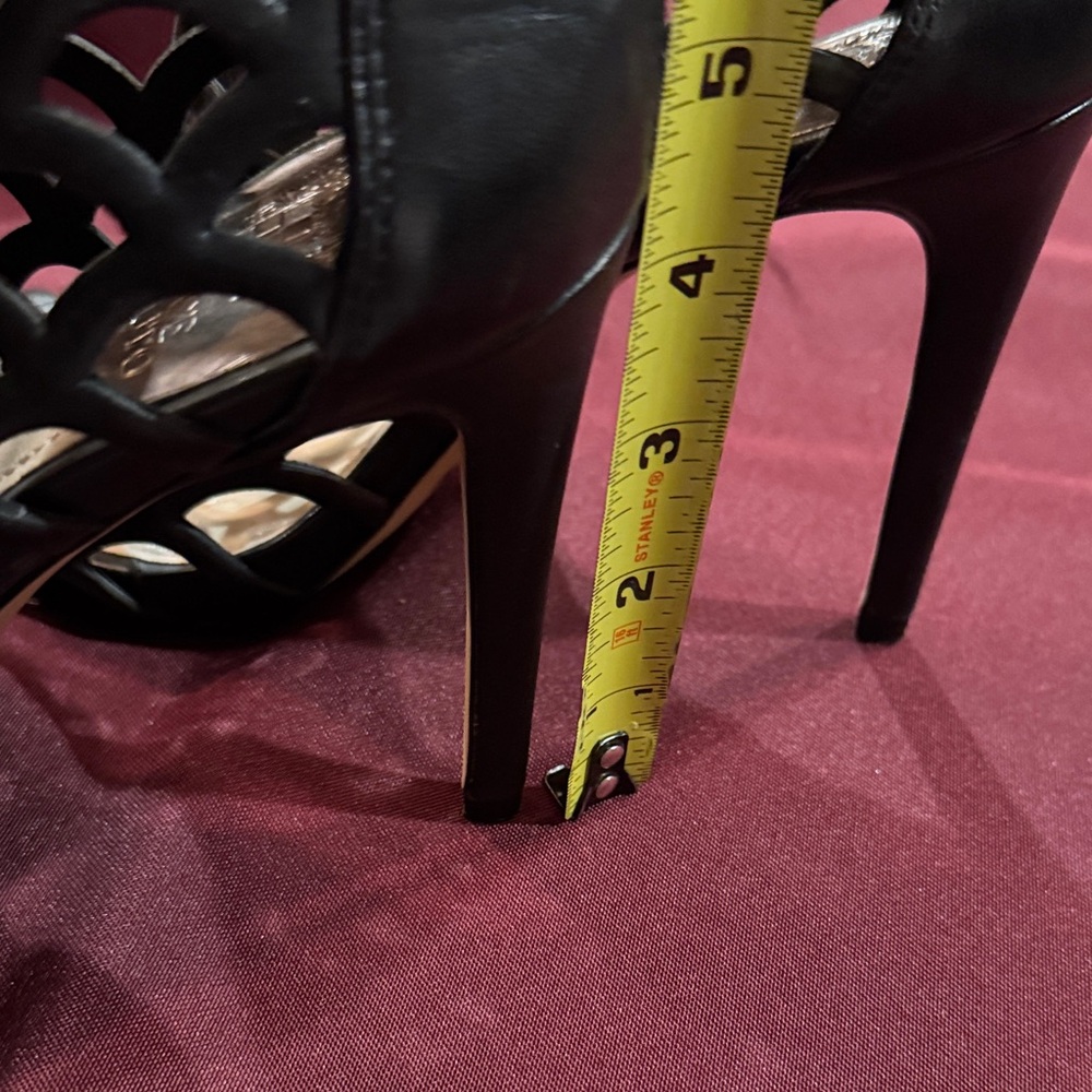 Vince Camuto Black Leather Caged Peep Toe Heels - Size 8 - New without Box - Picture 5 of 9